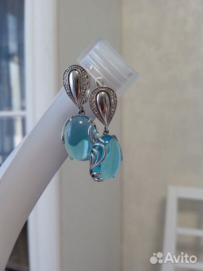 Серебряный комплект кольцо и серьги с топазами