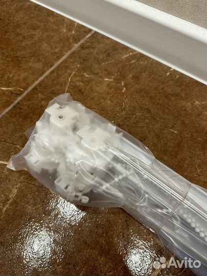 Карниз с подъемным механизмом для римской шторы