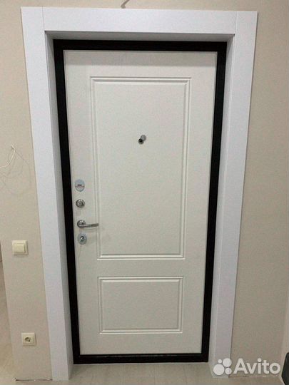 Дверь стеклянная входная