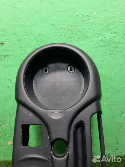 Консоль центральная (без подлокотника) Mitsubishi