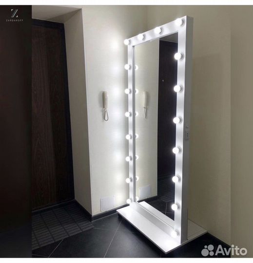 Гримёрное зеркало во весь рост