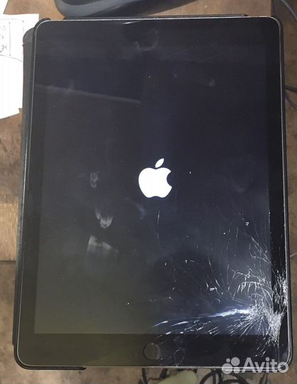 Планшет Apple iPad 5 (2017) (Обмен на гитару)