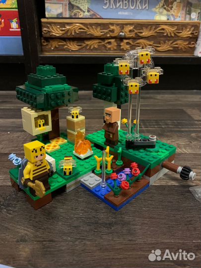 Конструктор lego Minecraft 21165 Пасека