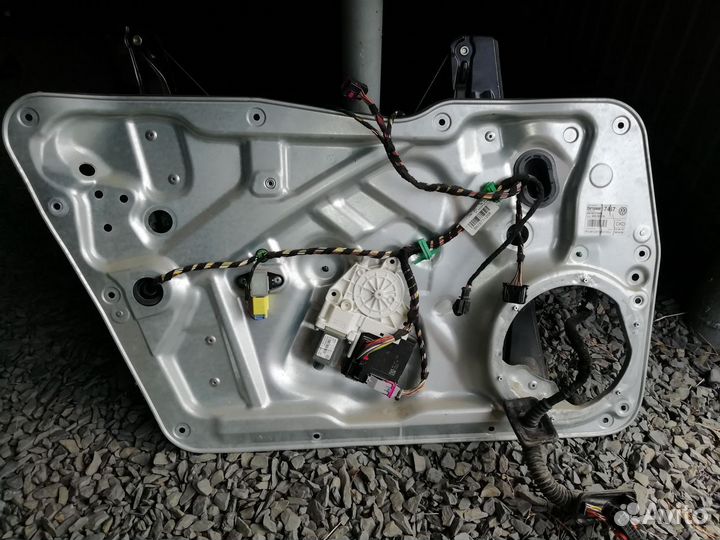 Стеклоподъемник передний левый VW Tiguan