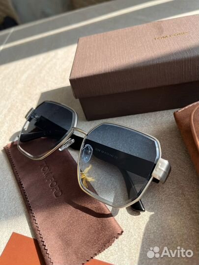 Солнцезащитные очки женские италия