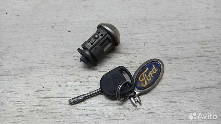 Личинка замка зажигания Ford Оriоn 3/Еsсоrt