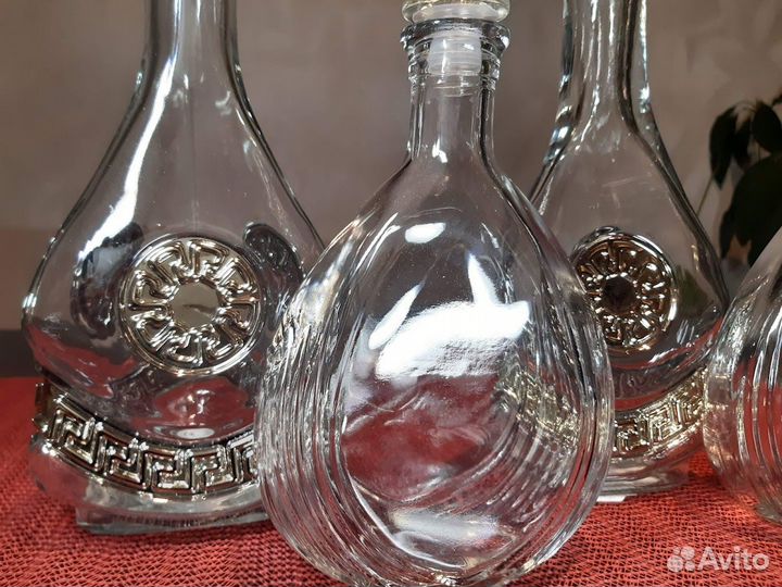 Штофы и графины фигурные с пробками