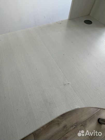 Письменный стол