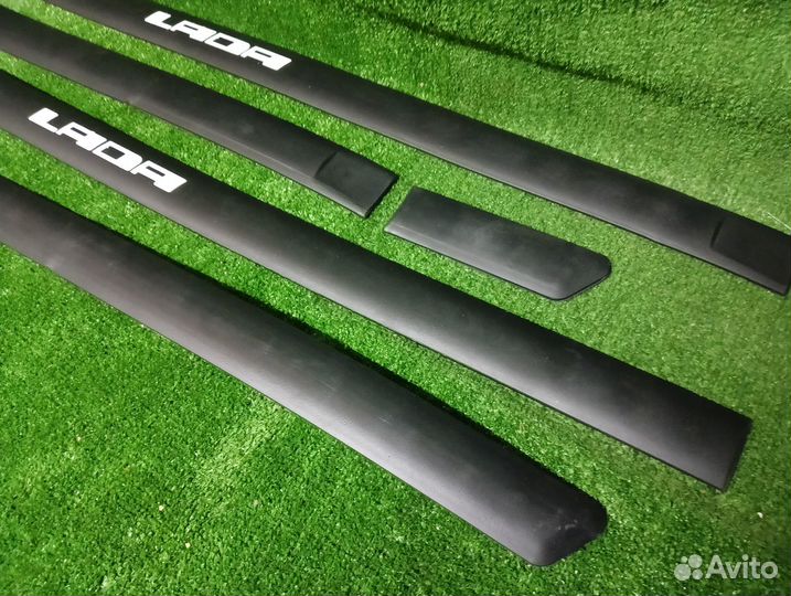 Молдинги на двери универсальные LADA