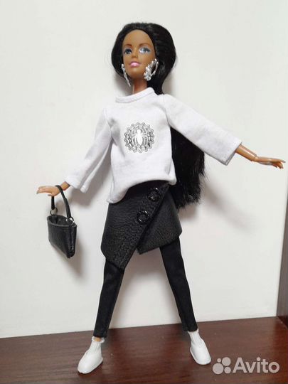 Стильная одежда для кукол Барби