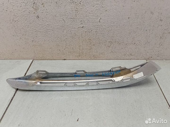 Накладка переднего бампера