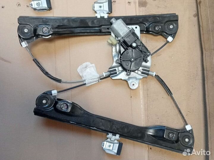 Стеклоподьемник передний Chevrolet Cruze