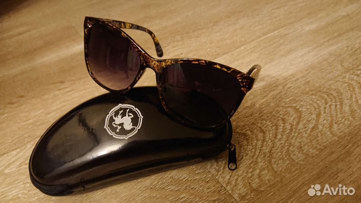 Очки солнцезащитные Revlon