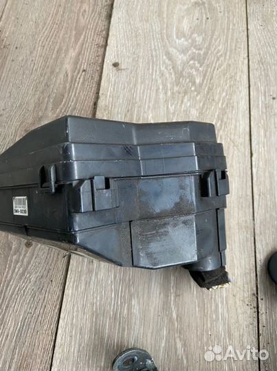 Блок предохранителей под капот Honda Cr-V RE R20A2