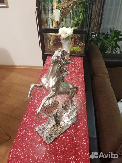 Статуэтка конь с часами Brunel