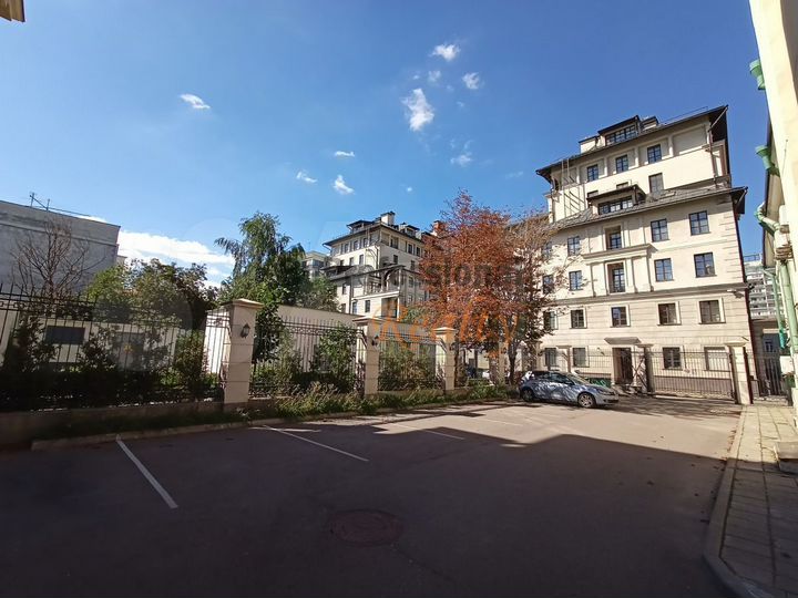 Особняк 1000 кв.м. с парковкой на Полянке