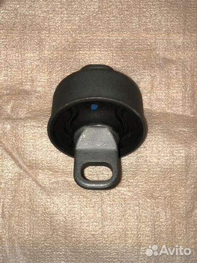 Сайлентблок продольного рычага Jeep Compass MK49