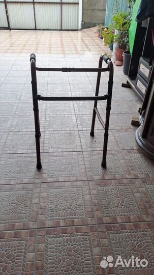 Ходунки для взрослых инвалидов