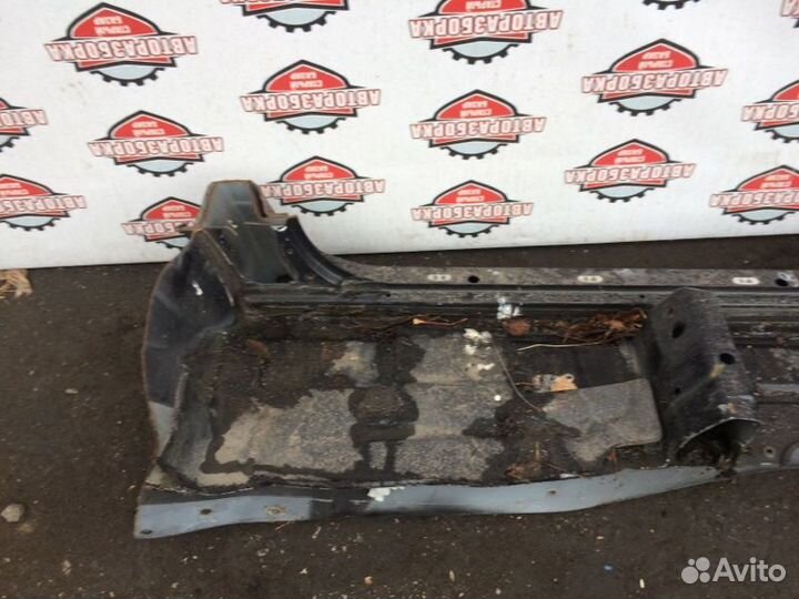 Порог кузова передний правый Nissan Terrano LR50