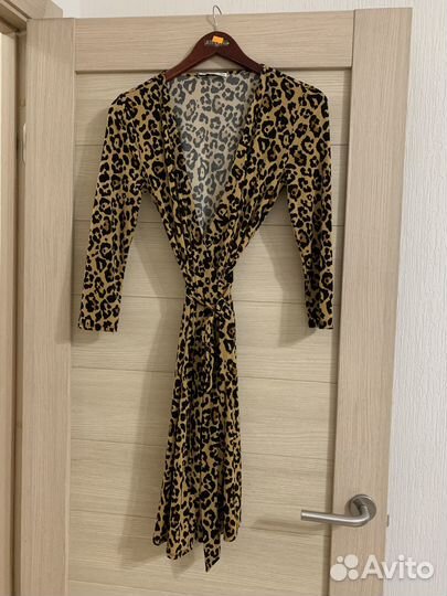 Платье леопардовое mango