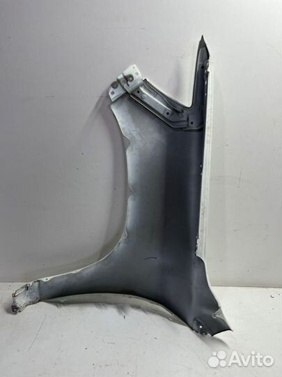 Крыло переднее правое Toyota Land Cruiser 200