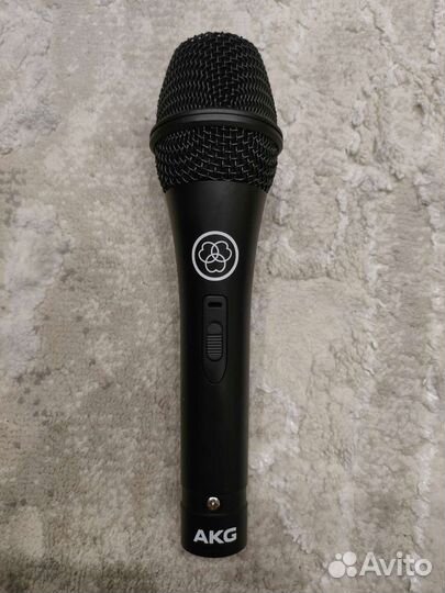 Студийный микрофон AKG