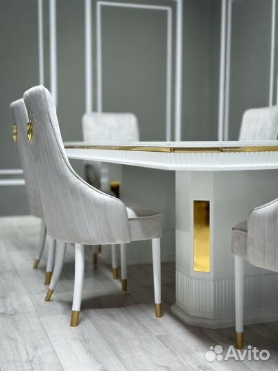 Комплект стол и стулья. В наличии