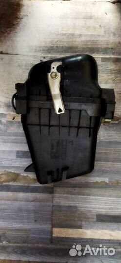 Корпус воздушного фильтра Toyota Allion ZRT260