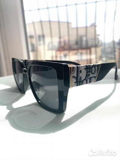 Солнцезащитные очки dior