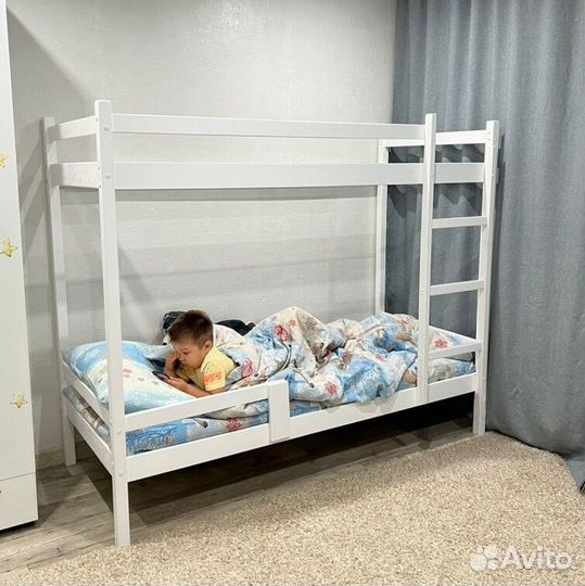 Двухъярусная кровать в детскую