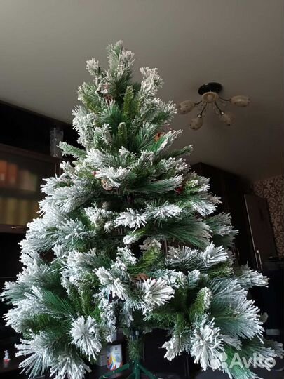 Ель искуственная заснеженная новая