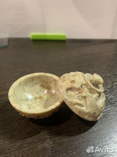 Подсвечник и шкатулка из натуральногт камня