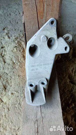 Кронштейн двигателя левый Лада Калина 1