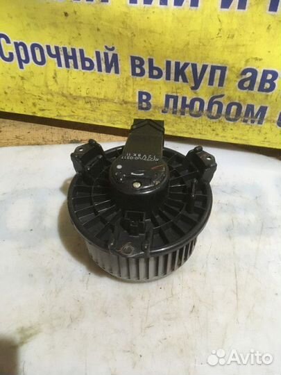 Моторчик отопителя Toyota Yaris