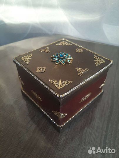 Деревянная шкатулка для украшений