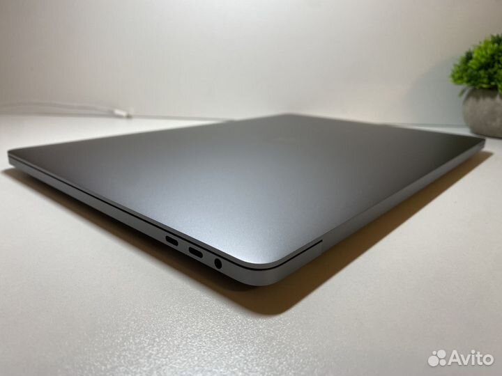 MacBook Pro Pro 16 2019 Ростест i7/16/512 5300M