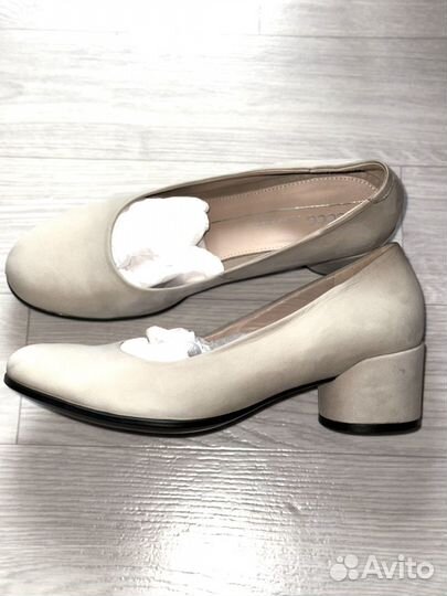 Классические женские туфли 38 размера ессо