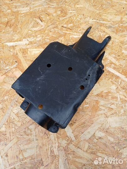 Кожух рычага задний правый Mercedes-Benz Cls 257