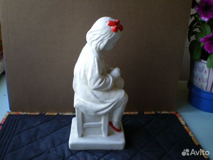 Статуэтка гипсовая