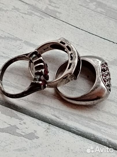 Серебряные кольца с гранатом