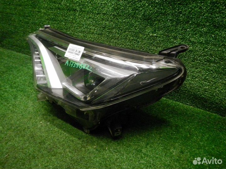 Фара левая Toyota RAV4