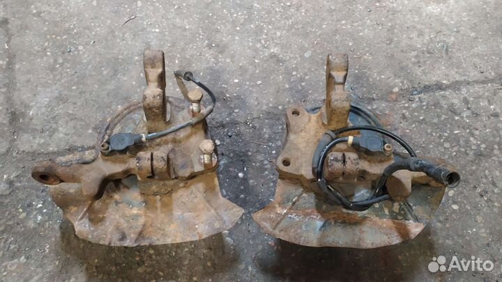 Поворотные кулаки Опель омега Б 2.0i 1996г
