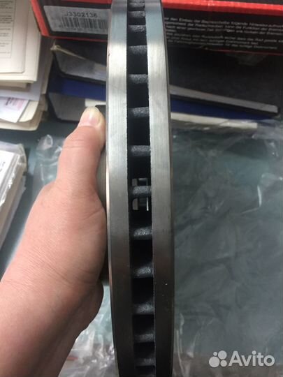 Диски тормозные Lexus RX J3302136 Nipparts