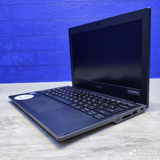 Ноутбук Acer TravelMate B118-M-C6UT