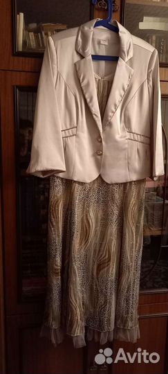 Платье и пиджак