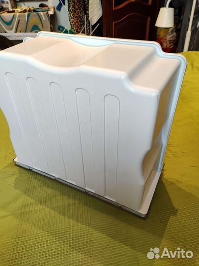 Ящик меньший для холодильника indesit