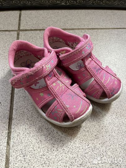 Сандалии для девочки 24