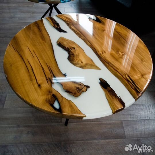 Обеденный стол из слэба лимонной акации