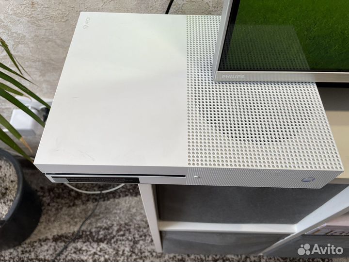 Xbox one s 1tb +430игр