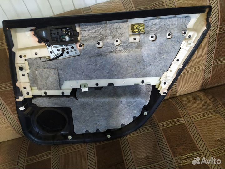 Nissan teana j31 обшивка задняя левая черная